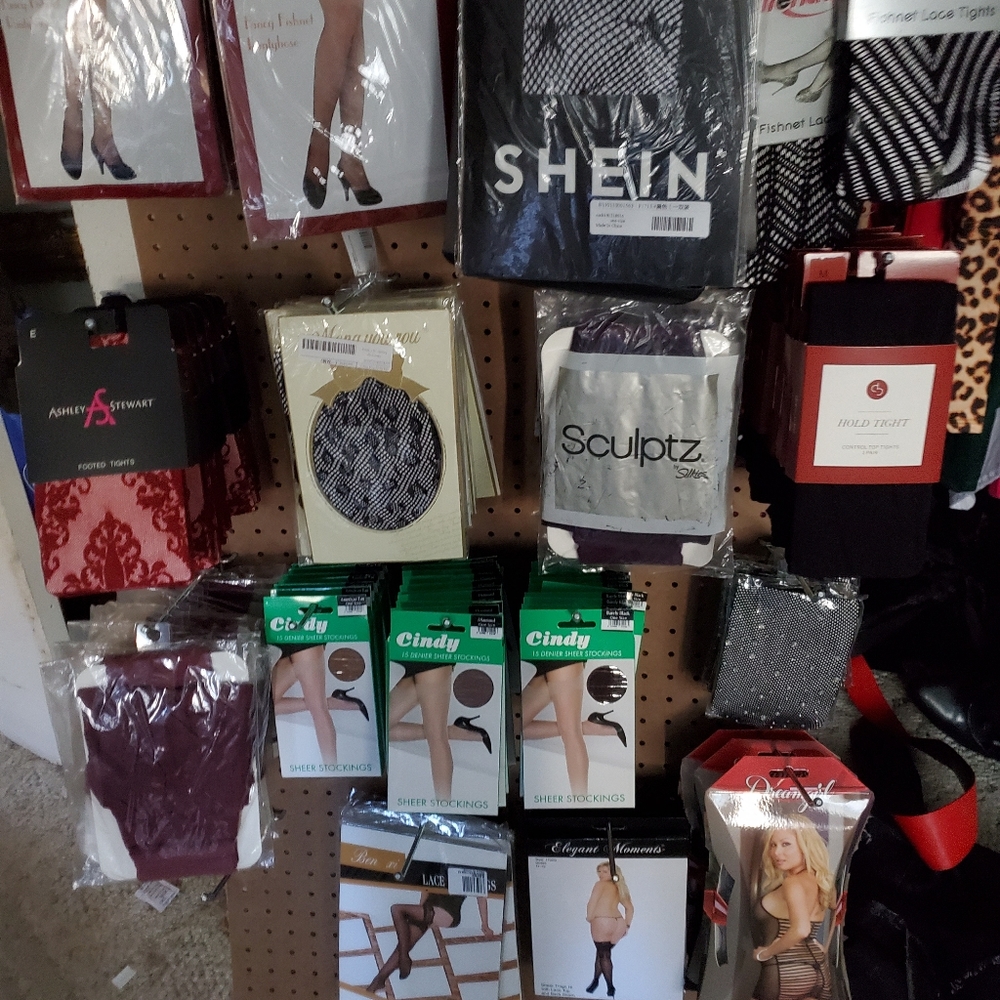 Hosiery an tights an fishnets